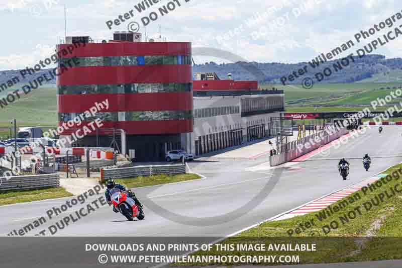 cadwell no limits trackday;cadwell park;cadwell park photographs;cadwell trackday photographs;enduro digital images;event digital images;eventdigitalimages;navarra;no limits trackdays;peter wileman photography;racing digital images;trackday digital images;trackday photos